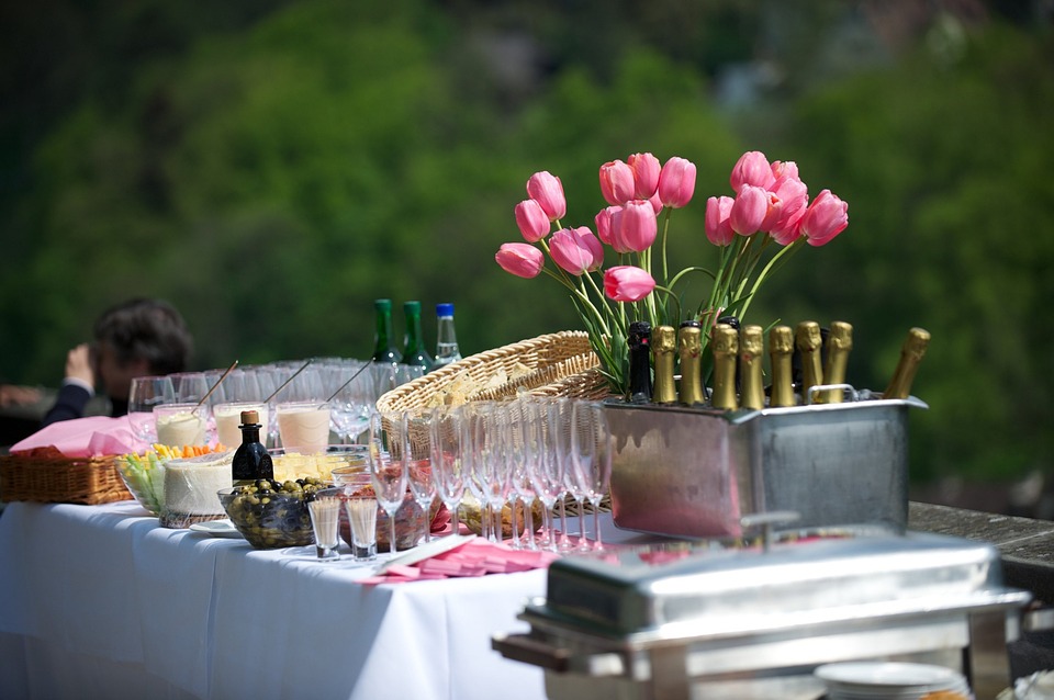 Read more about the article How Far in Advance Should You Book a Catering Company?