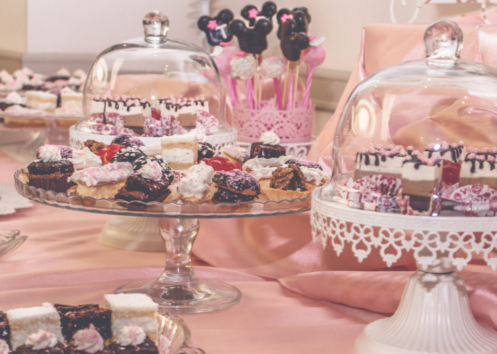 You are currently viewing What’s on Your Wedding Dessert Table?
