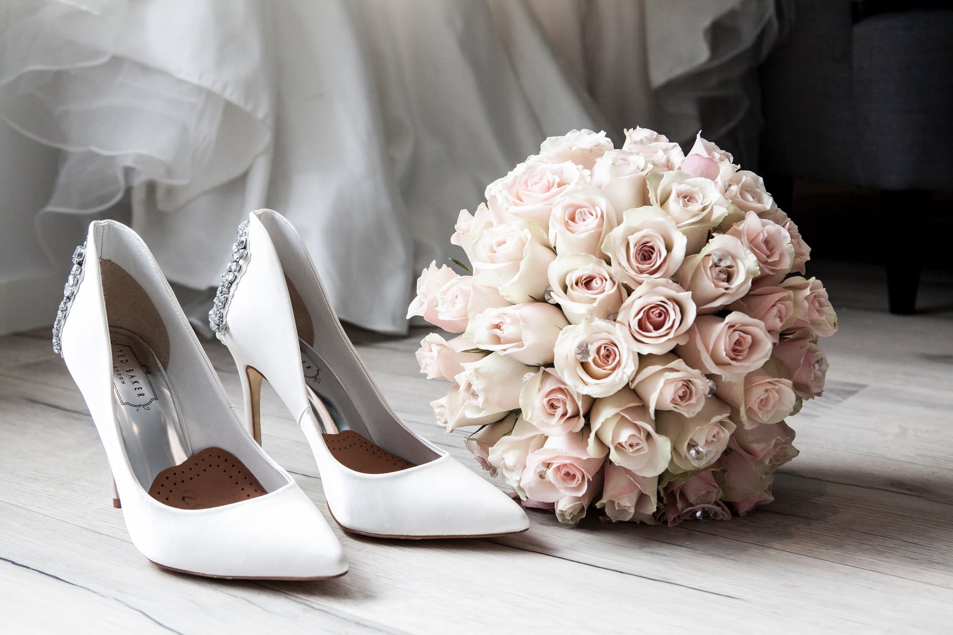 bridal shoes and roses 